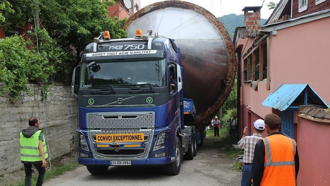 Dev kazanların İstanbul'dan Ankara'ya zorlu nakliyesi
